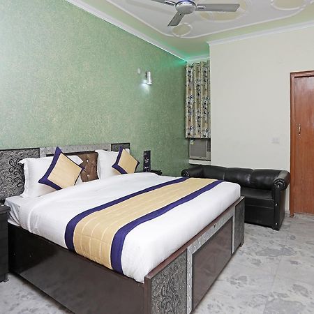 Oyo 11924 Jp Residency Hotel New Delhi Buitenkant foto