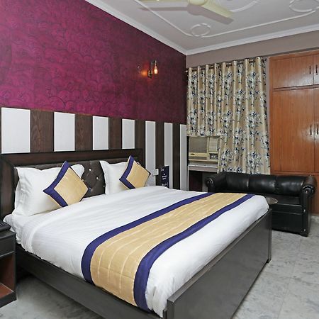 Oyo 11924 Jp Residency Hotel New Delhi Buitenkant foto