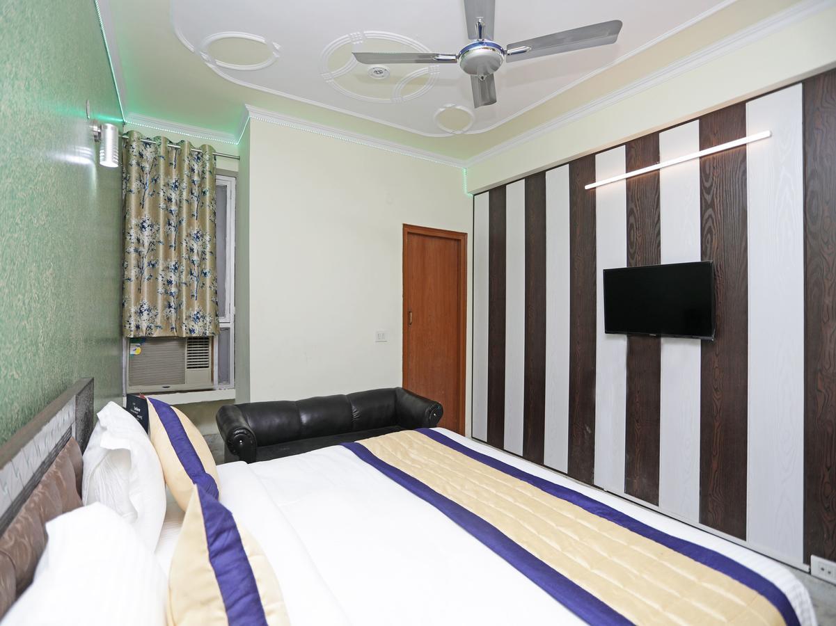 Oyo 11924 Jp Residency Hotel New Delhi Buitenkant foto