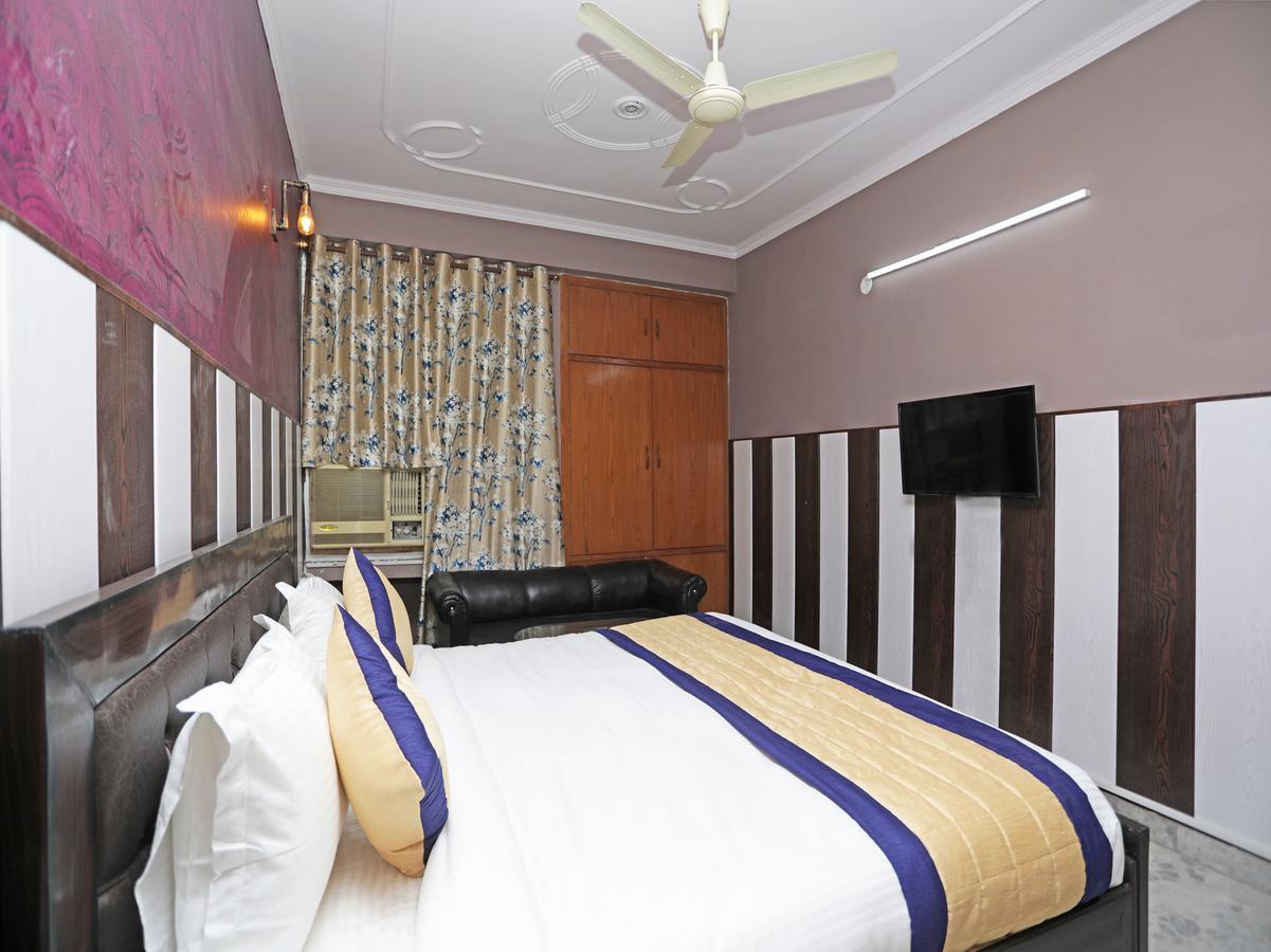 Oyo 11924 Jp Residency Hotel New Delhi Buitenkant foto