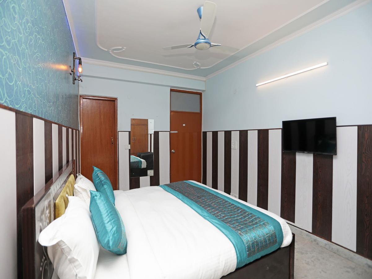 Oyo 11924 Jp Residency Hotel New Delhi Buitenkant foto
