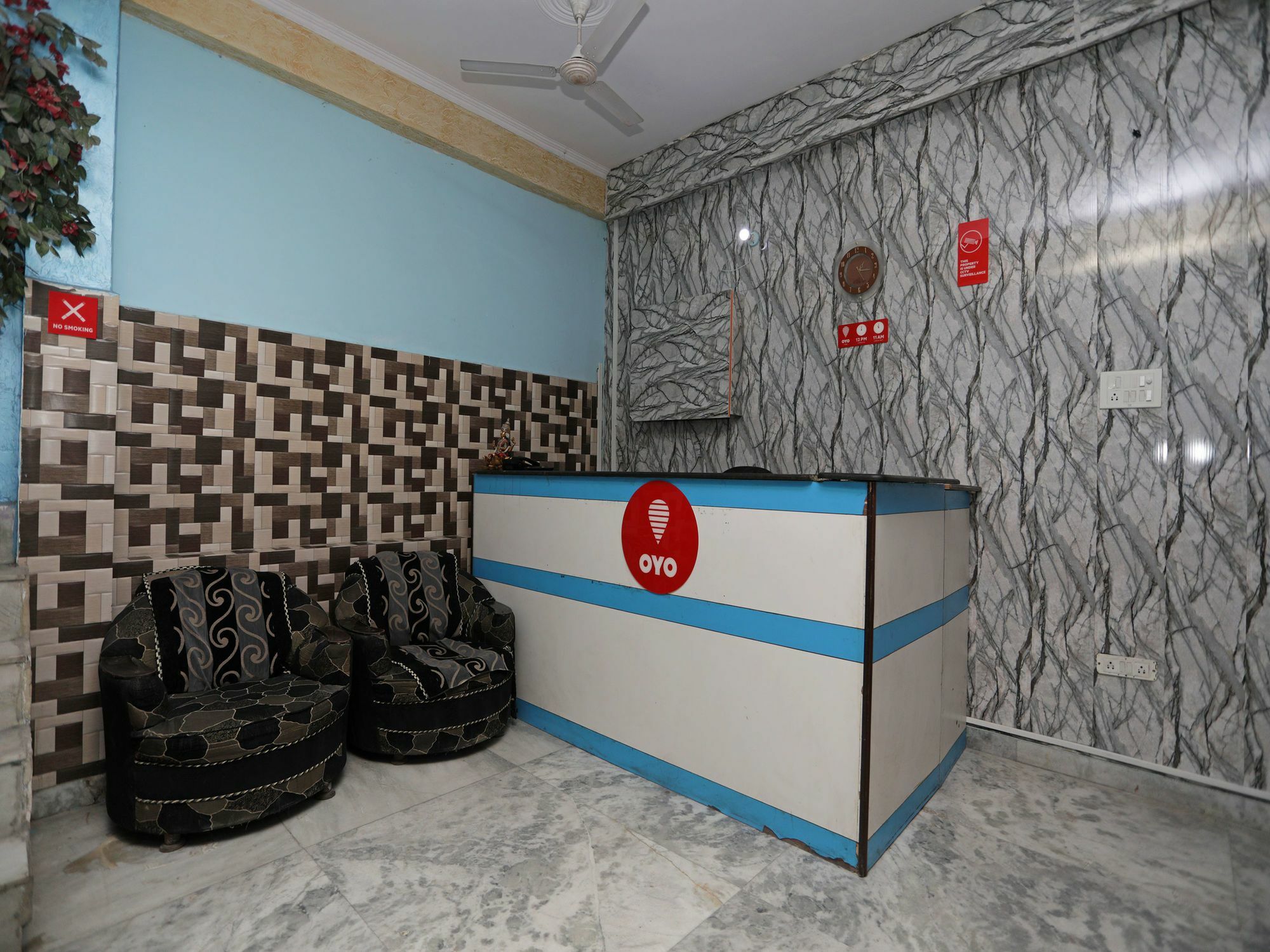 Oyo 11924 Jp Residency Hotel New Delhi Buitenkant foto